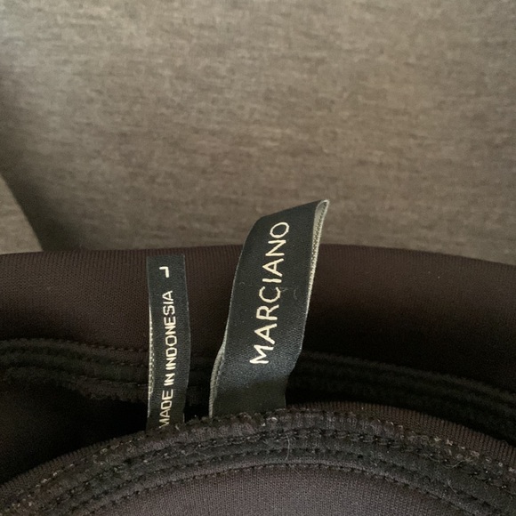 Grey with blk trim sweater Marciano L - Picture 6 of 6